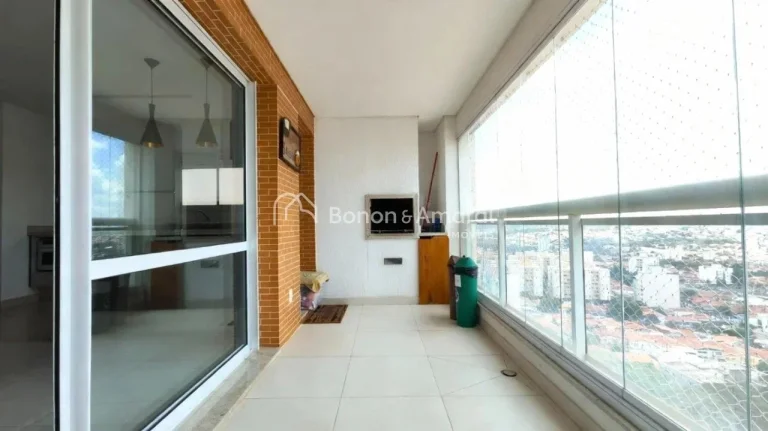 Imagem Lindo apartamento em andar alto, com sol da manhã e uma vista privilegiada. Originalmente com três...