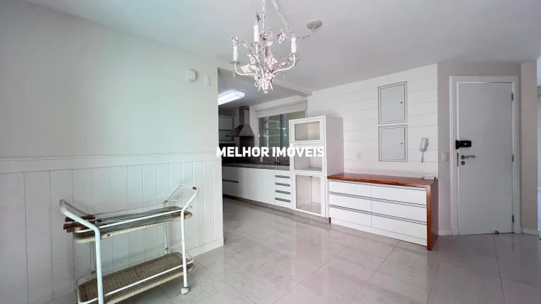 Imagem Casa a venda no Condomínio Ariribá em Balneário Camboriú