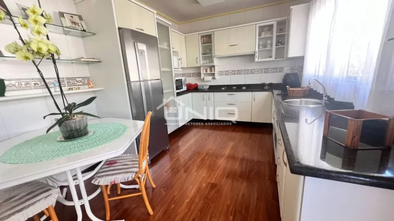 Imagem Casa Suíte + 3 Dormitórios - Vila Isabel
