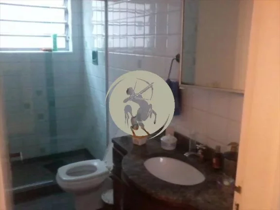 Imagem Casa com terreno generoso a venda em Santos