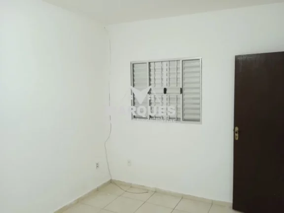 Imagem Imóvel com 4 Casas - Ideal para Investimento ou Moradia