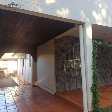 Imagem Casa de 4 quartos à venda em Foz do Iguaçu - Bairro Conjunto Libra: 3 banheiros, 2 vagas e 300m² de área!