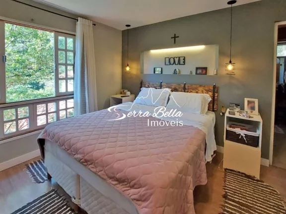 Imagem Casa com 4 dormitórios à venda, 250 m² por R$ 680.000,00 - Barra do Imbuí - Teresópolis/RJ