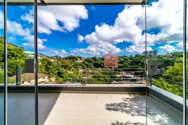 Imagem Casa Triplex com 436m² no melhor condomínio de Pendotiba.