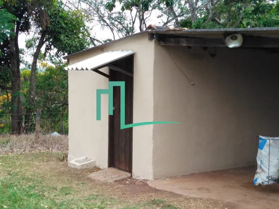 Imagem Fazenda à venda em Capetinga-MG na Zona Rural: 2 quartos, 1 sala, 1 banheiro, 1 vaga de garagem.