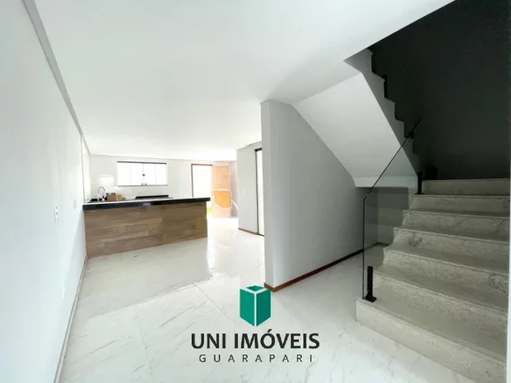 Imagem A venda uma linda casa duplex com 3 quartos sendo 2 Suítes, acabamento de alta qualidade - Guarapari