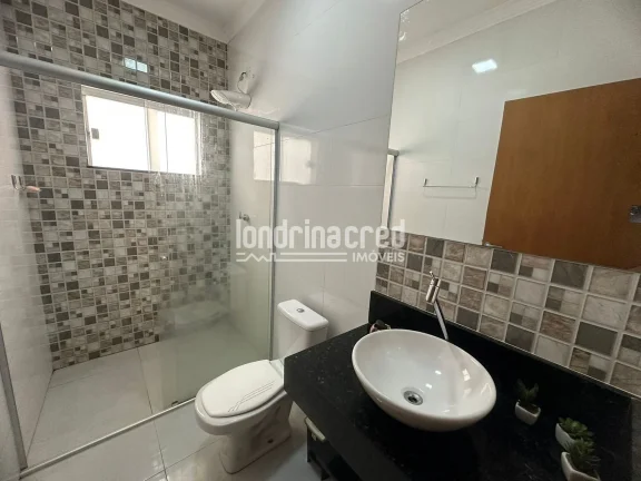 Imagem Linda Casa no Condomínio Bella Vittá: 2 Quartos, Suíte, Área Gourmet e 4 Vagas na Zona Leste de Londrina - O Lar Perfeito para Sua Família!