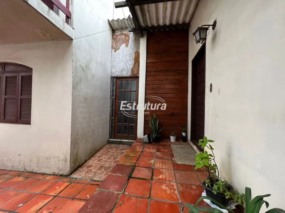 Imagem Amplo terreno com 3 residencias para moradia em Santa Maria - RS