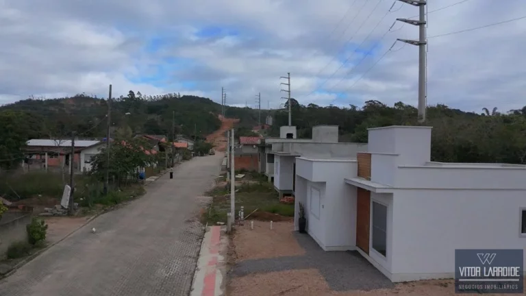 Imagem Terreno à Venda em Capivari de Baixo SC  250m²