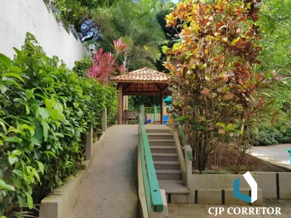 Imagem Apartamento de três quartos com suíte e dependência para vender
