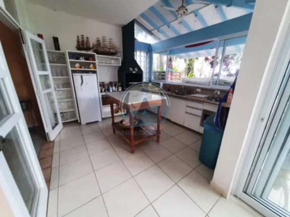 Imagem Residência de Luxo à Venda em Ubatuba-SP na Cobiçada Lagoinha: 5 Quartos, 5 Suítes, 3 Salas, 1 Banheiro, 4 Vagas, 400m²