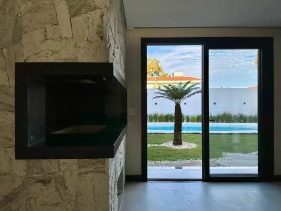 Imagem Sobrado 5 Dormitórios - Bairro Atlantida