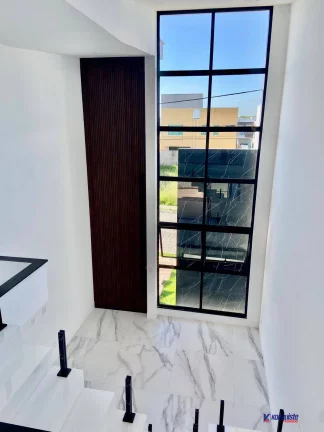 Imagem CASA DE ALTO PADRÃO COM PISCINA E SUÍTES LUXUOSAS: CONFORTO E SOFISTICAÇÃO