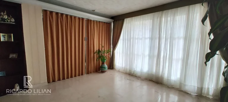 Imagem Sobrado de Alto Padrão em localização super privilegiada ao Lado da Praça da Independência