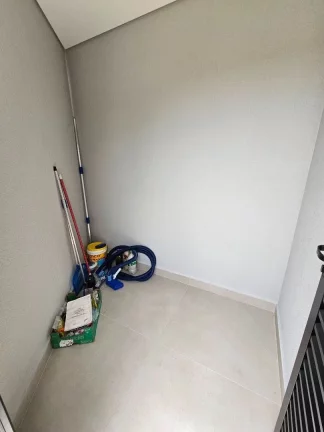 Imagem Casa de esquina em condomínio alto padrão, com 3 suítes e escritório à venda, por R$ 2.000.000 - Indaiatuba Interior de São Paulo