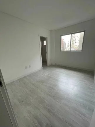 Imagem Apartamento com 4 dormitórios sendo 4 suítes e 4 vagas de garagem em Itapema/SC
