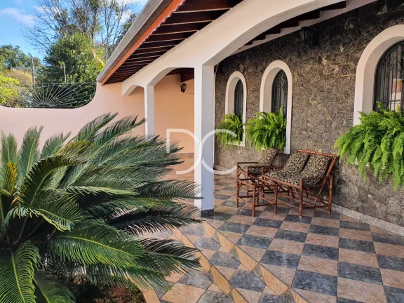 Imagem Cajuru - Venda Sobrado AC 620m² | AT 880 m² | 4 Dormitórios | 2 Suítes | 4 Banheiros | 4 Vagas