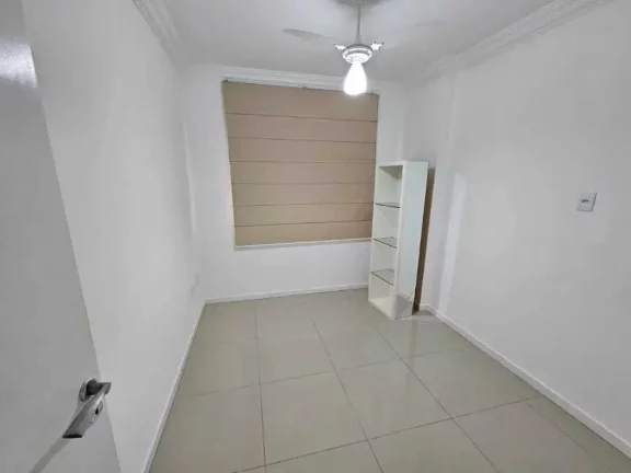 Imagem Apartamento quadra mar com 3 dormitórios sendo 1 suíte e 2 vagas de garagem Balneário Camboriú/SC