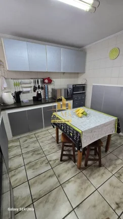 Imagem Sobrado Amplo 194 m2, 03 dorms, 03 vgs, Esquina, Centro de Mogi