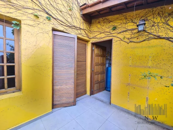 Imagem Sobrado à venda no Alto da Lapa São Paulo SP com 3 dormitórios, 1 vaga de garagem e 136m²