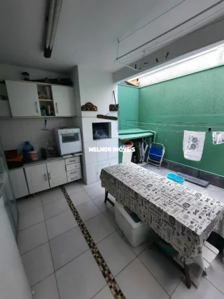 Imagem Sobrado Semi Mobiliado à Venda com 03 Dormitórios sendo 01 Suíte Localizado no bairro Nova Esperança Balneário Camboriú - SC