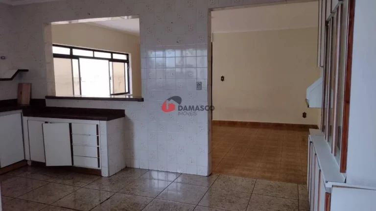 Imagem Sobrado à venda 3 Quartos, 1 Suite, 2 Vagas, 672M², Santa Maria, Santo André - SP