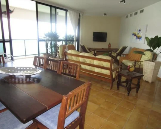 Imagem Apartamento à venda no Guarujá na Praia das Pitangueiras.