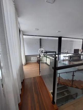 Imagem Linda casa em Condomínio bem localizado !