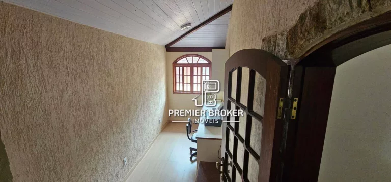 Imagem Casa com 5 dormitórios à venda, 100 m² por R$ 850.000,00 - Alto - Teresópolis/RJ