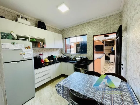 Imagem Vila Mariana Sobrado em Vila Fechada com total segurança, 3 dormitórios, 1 vaga espaço gourmet, a 5 minutos da estação do metro Chácara Klabin.