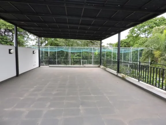 Imagem CASA COM 3 SUÍTES, E CAMPO DE FUTEBOL, 350 M² - VENDA OU LOCAÇÃO.