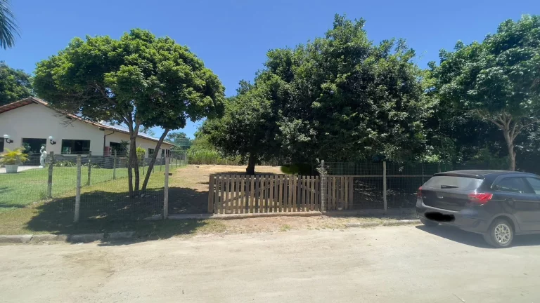 Imagem Terreno de 450m² em Condomínio Fechado: Cercado, Limpo e Plano, Pronto para Construir