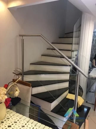 Imagem SANTO ANDRÉ Sobrado Condomínio fechado 74M², 3 dormitórios, 1 vaga com ótima localização e valor !!!