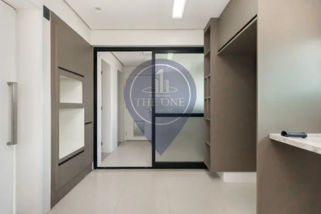Imagem Venda de Apartamento de Luxo com 3 Quartos e 3 Suítes na Vila Uberabinha, São Paulo-SP: 184 m², 2 Salas, 5 Banheiros e 3 Vagas.