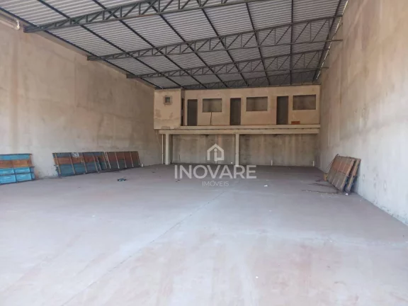 Imagem Galpão à venda, 300 m² por R$ 800.000,00 - Madri - Araporã/MG