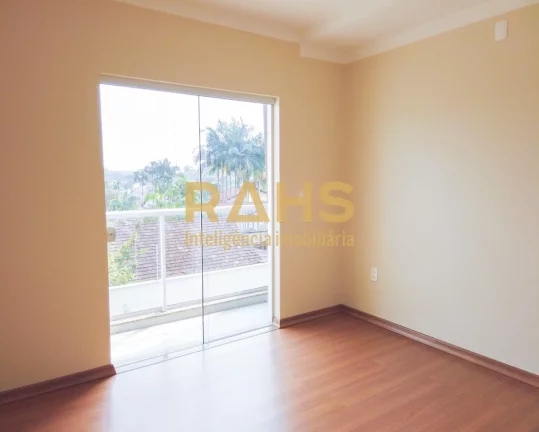 Imagem Apresentamos um sobrado geminado localizado em um condomínio fechado, em uma rua tranquila no bairr...