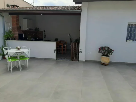 Imagem Casa à venda no bairro Carangola - Pindamonhangaba/SP