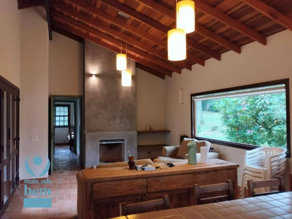Imagem Belíssima Chácara com 3 dormitórios à venda, 6000 m² por R$ 1.400.000 - Salgadinho - Campo Largo/PR
