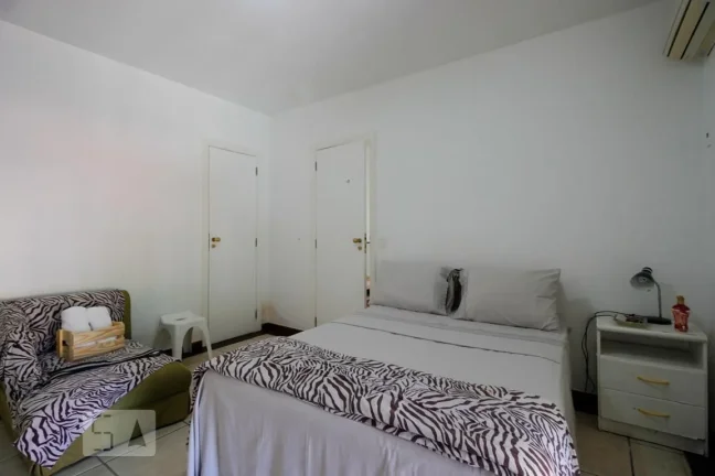 Imagem Casa à Venda - Vargem Pequena, 2 Quartos, 150 m2