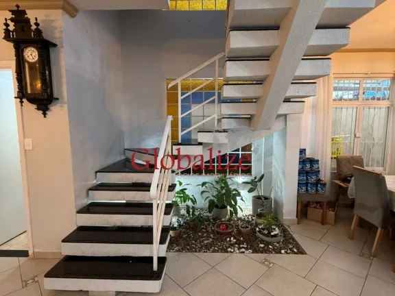 Imagem Casa triplex com 5 dormitórios no Campo Grande em Santos po R$ 2.140.000,00