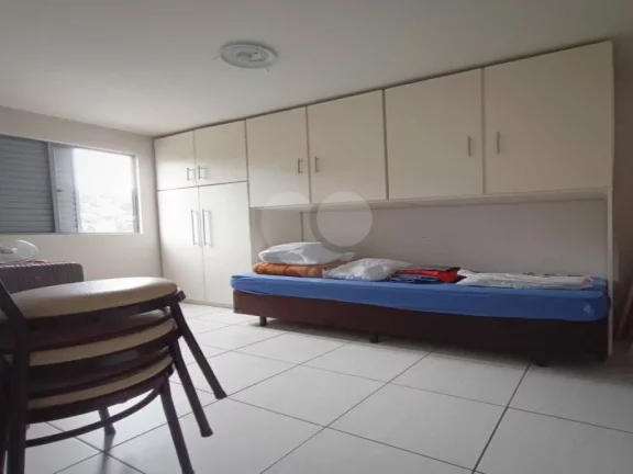 Imagem Apartamento à venda com 2 quartos no condomínio George v, São Paulo - SP