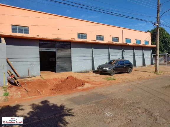 Imagem Salão Comercial de Esquina à Venda na Vila Bandeirantes com 278,75m2