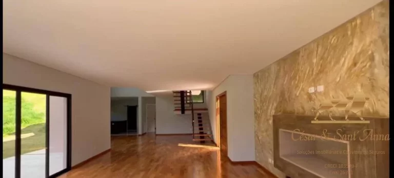 Imagem Linda Casa a Venda em Condomínio fechado em Campos do Jordão-SP