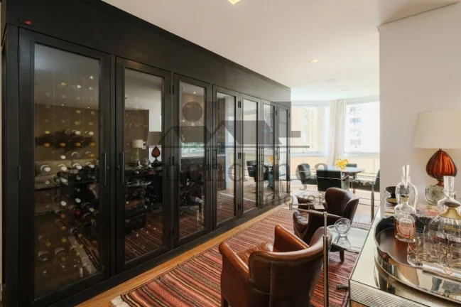 Imagem Maravilhoso apartamento duplex no Itaim Bibi com 394m².