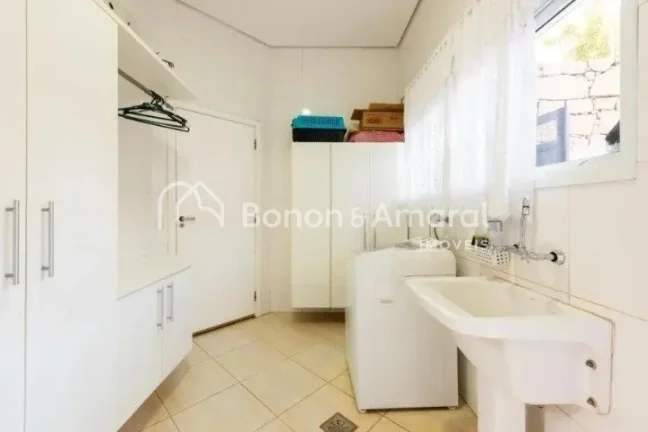 Imagem Maravilhosa casa com 360m² posicionada em um terreno com 370m². Completa e perfeita para acomodar ...