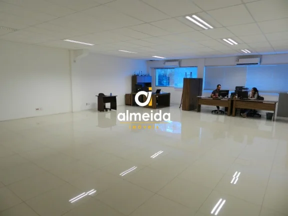 Imagem MARAVILHOSO PREDIO COMERCIAL COM ESTACIONAMENTO!