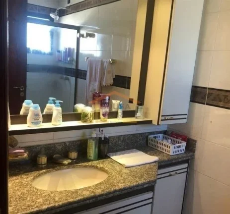 Imagem Apartamento reformado, amplo e moderno, 3 dormitórios, sendo 1 suíte, 2 banheiros, sala 2 ambiente...