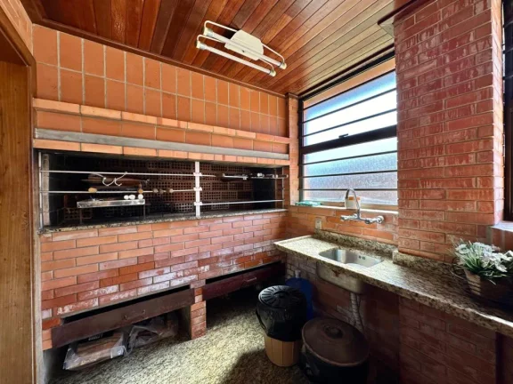 Imagem Casa 5 Dormitórios - Bairro Atlantida