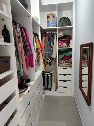 Imagem Casa 4 quartos ( 1 suíte), 2 vagas, Villa Branca Jacareí.