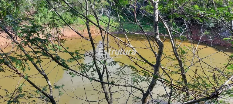 Bela chácara de 2 hec com açude para criação de peixe